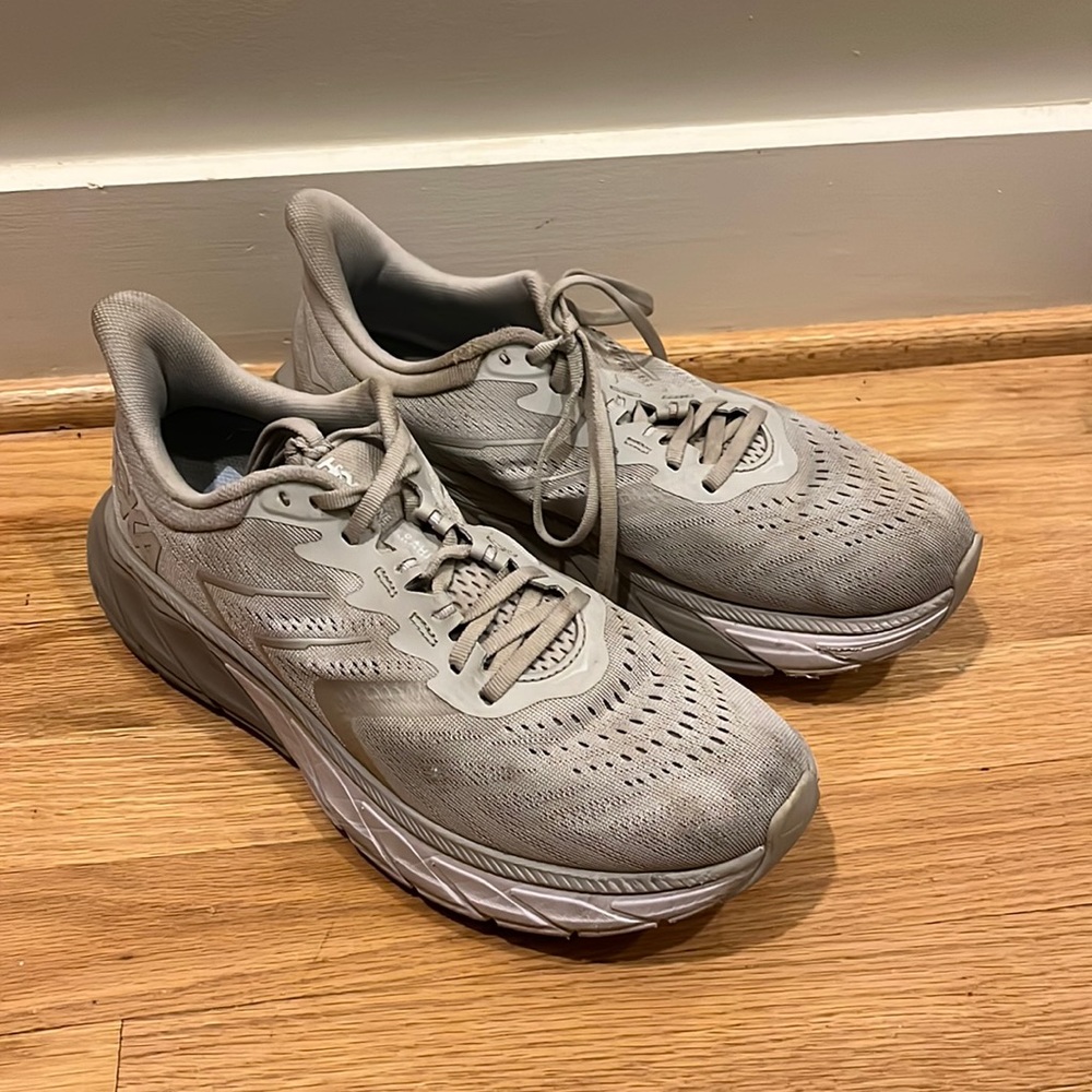 Hoka Arahi 5
